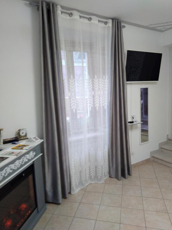 B&B Regina Margherita LʼAquila Exterior foto